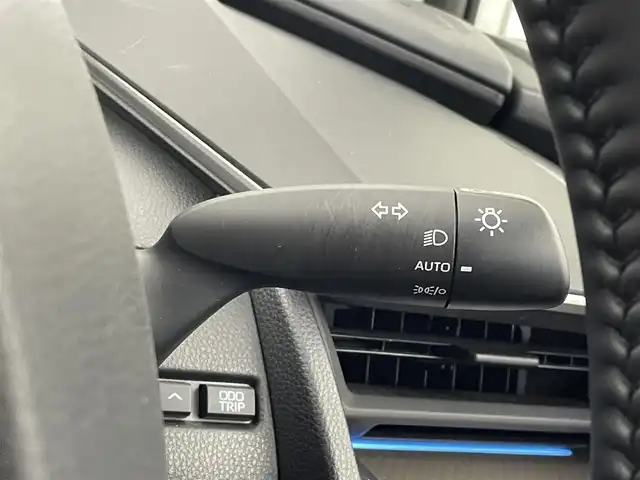 トヨタ プリウス Z 埼玉県 2023(令5)年 2.5万km プラチナホワイトパールマイカ パノラマルーフ　純正１２．３インチディスプレイオーディオ　パノラミックビューモニター　ＢＳＭ　デジタルミラー　　前後ドラレコ　メモリシート　シートヒーター　ベンチレーション　ステアリングヒーター　ＴＶ