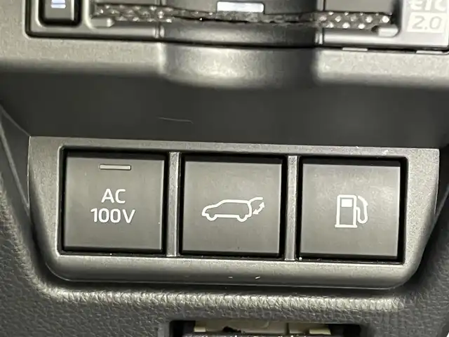 トヨタ プリウス Z 埼玉県 2023(令5)年 2.5万km プラチナホワイトパールマイカ パノラマルーフ　純正１２．３インチディスプレイオーディオ　パノラミックビューモニター　ＢＳＭ　デジタルミラー　　前後ドラレコ　メモリシート　シートヒーター　ベンチレーション　ステアリングヒーター　ＴＶ