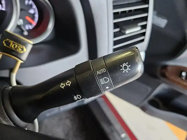 トヨタ マークＸ PREMIUM 香川県 2013(平25)年 4.3万km ダークレッドマイカメタリック 純正ナビ(Bluetooth/CD/DVD)/フルセグTV/バックカメラ/クルーズコントロール/ビークルスタビリティコントロール/HIDヘッドランプ/オートライト/社外LEDフロントフォグランプ/オートエアコン/木目調/革巻きコンビステアリング/ステアリングスイッチ/アルカンターラ/合皮コンビシート/前席パワーシート/シートヒーター/ロクサーニ19インチアルミホイール/スマートエントリー/スタートシステム/G’s用F・Rバンパー/社外Sエアロ/車高調レンチ/禁煙車