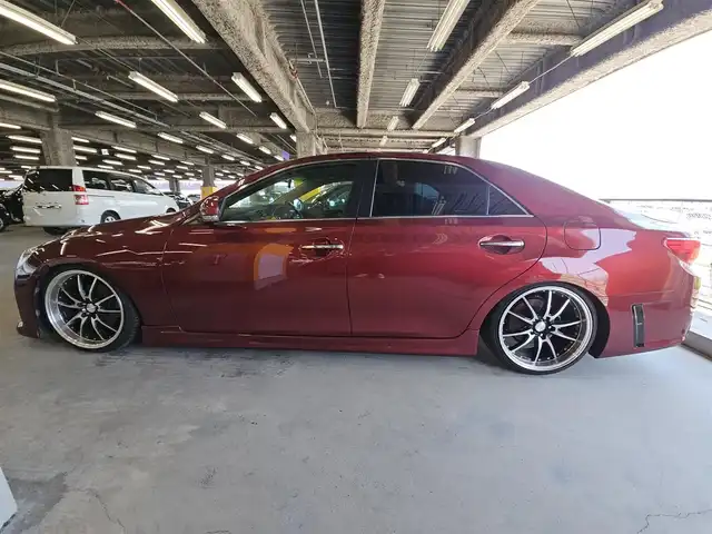 トヨタ マークＸ PREMIUM 香川県 2013(平25)年 4.3万km ダークレッドマイカメタリック 純正ナビ(Bluetooth/CD/DVD)/フルセグTV/バックカメラ/クルーズコントロール/ビークルスタビリティコントロール/HIDヘッドランプ/オートライト/社外LEDフロントフォグランプ/オートエアコン/木目調/革巻きコンビステアリング/ステアリングスイッチ/アルカンターラ/合皮コンビシート/前席パワーシート/シートヒーター/ロクサーニ19インチアルミホイール/スマートエントリー/スタートシステム/G’s用F・Rバンパー/社外Sエアロ/車高調レンチ/禁煙車
