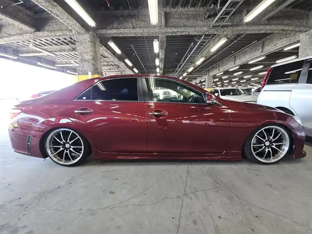トヨタ マークＸ PREMIUM 香川県 2013(平25)年 4.3万km ダークレッドマイカメタリック 純正ナビ(Bluetooth/CD/DVD)/フルセグTV/バックカメラ/クルーズコントロール/ビークルスタビリティコントロール/HIDヘッドランプ/オートライト/社外LEDフロントフォグランプ/オートエアコン/木目調/革巻きコンビステアリング/ステアリングスイッチ/アルカンターラ/合皮コンビシート/前席パワーシート/シートヒーター/ロクサーニ19インチアルミホイール/スマートエントリー/スタートシステム/G’s用F・Rバンパー/社外Sエアロ/車高調レンチ/禁煙車