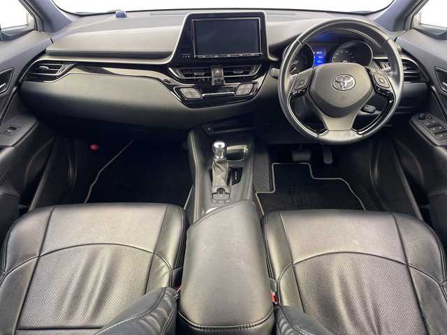 トヨタ Ｃ－ＨＲ S LEDエディション 新潟県 2017(平29)年 9.1万km メタルストリームM 純正9インチメモリナビ【NSZT-Y66T】/　フルセグTV/Bluetooth/CD/DVD/USB/HDMI/レーダークルーズコントロール/衝突被害軽減ブレーキ/レーンキープアシスト/前後ドライブレコーダー/バックモニター/ETC/シーケンシャルウインカー/レザー調シートカバー/LEDヘッドライト/オートマチックハイビーム/オートライト/横滑り防止装置/ステアリングスイッチ/禁煙車