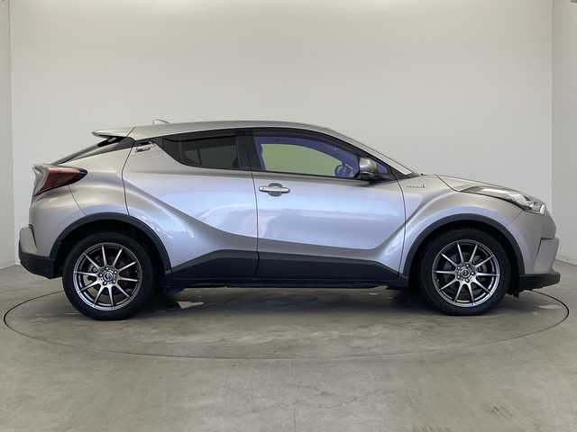 トヨタ Ｃ－ＨＲ S LEDエディション 新潟県 2017(平29)年 9.1万km メタルストリームM 純正9インチメモリナビ【NSZT-Y66T】/　フルセグTV/Bluetooth/CD/DVD/USB/HDMI/レーダークルーズコントロール/衝突被害軽減ブレーキ/レーンキープアシスト/前後ドライブレコーダー/バックモニター/ETC/シーケンシャルウインカー/レザー調シートカバー/LEDヘッドライト/オートマチックハイビーム/オートライト/横滑り防止装置/ステアリングスイッチ/禁煙車