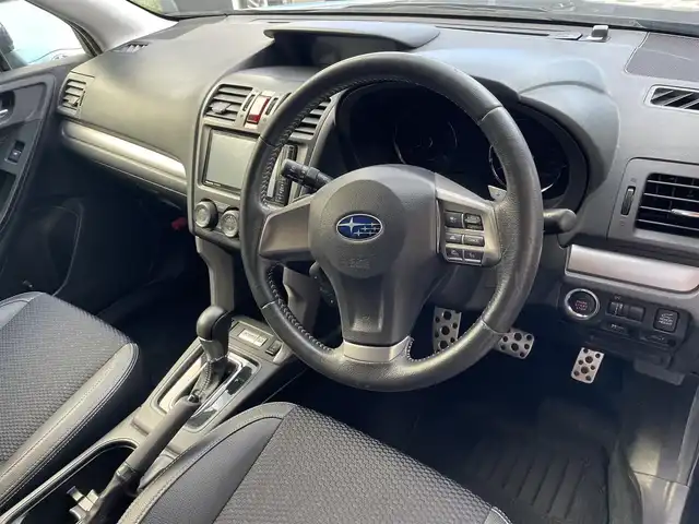 スバル フォレスター 2．0XT アイサイト 兵庫県 2014(平26)年 8.6万km ディープシーブルーパール (株)IDOMが運営する【じしゃロン西宮店】の自社ローン専用車両になります。こちらは現金またはオートローンご利用時の価格です。自社ローンご希望の方は別途その旨お申付け下さい/＊ETC/＊クルーズコントロールあり/＊パワステ/＊パワーウィンドウ/＊パワーシート/＊シートヒーター/＊エアシート/＊横滑り防止装置/＊オートライト