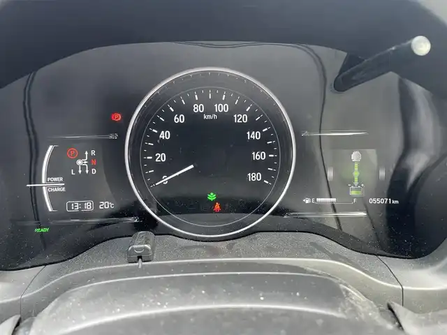 ホンダ ヴェゼル ハイブリッド 静岡県 2017(平29)年 5.5万km ホワイトオーキッドパール 純正ナビ　/・フルセグＴＶ　/・Ｂｌｕｅｔｏｏｔｈ接続　/・ＤＶＤ再生　/・ＵＳＢ入力端子　/ホンダセンシング/バックカメラ　/プッシュスタート　/スマートキー　/スペアキー　/ルーフレール/電動パーキングブレーキ/オートブレーキホールド　/前席シートヒーター　/ハーフレザーシート/ＬＥＤオートライト/ビルトインETC