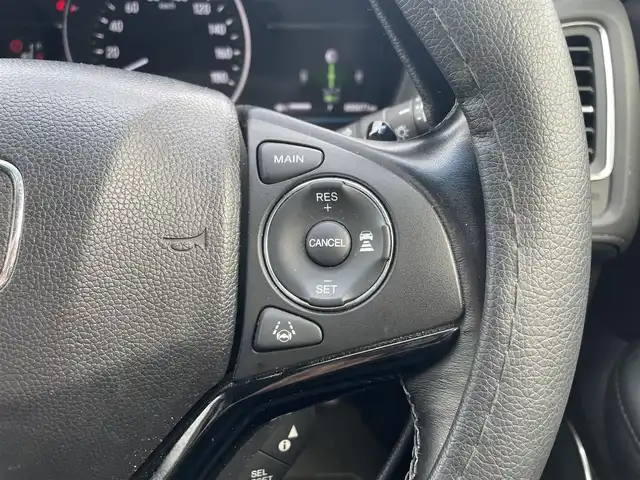 ホンダ ヴェゼル ハイブリッド 静岡県 2017(平29)年 5.5万km ホワイトオーキッドパール 純正ナビ　/・フルセグＴＶ　/・Ｂｌｕｅｔｏｏｔｈ接続　/・ＤＶＤ再生　/・ＵＳＢ入力端子　/ホンダセンシング/バックカメラ　/プッシュスタート　/スマートキー　/スペアキー　/ルーフレール/電動パーキングブレーキ/オートブレーキホールド　/前席シートヒーター　/ハーフレザーシート/ＬＥＤオートライト/ビルトインETC