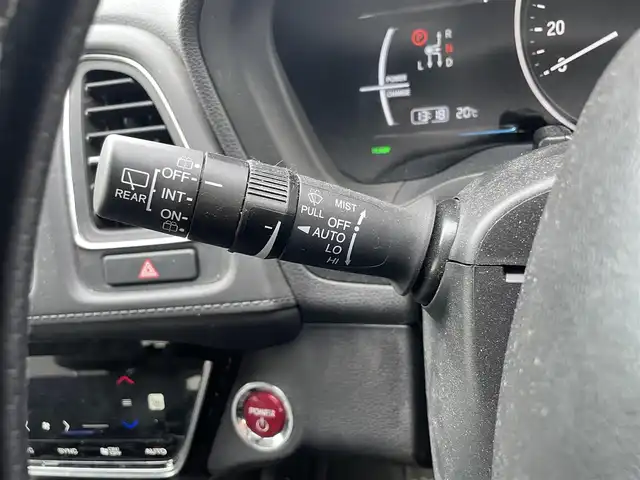 ホンダ ヴェゼル ハイブリッド 静岡県 2017(平29)年 5.5万km ホワイトオーキッドパール 純正ナビ　/・フルセグＴＶ　/・Ｂｌｕｅｔｏｏｔｈ接続　/・ＤＶＤ再生　/・ＵＳＢ入力端子　/ホンダセンシング/バックカメラ　/プッシュスタート　/スマートキー　/スペアキー　/ルーフレール/電動パーキングブレーキ/オートブレーキホールド　/前席シートヒーター　/ハーフレザーシート/ＬＥＤオートライト/ビルトインETC