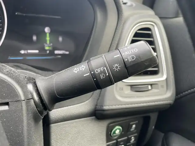 ホンダ ヴェゼル ハイブリッド 静岡県 2017(平29)年 5.5万km ホワイトオーキッドパール 純正ナビ　/・フルセグＴＶ　/・Ｂｌｕｅｔｏｏｔｈ接続　/・ＤＶＤ再生　/・ＵＳＢ入力端子　/ホンダセンシング/バックカメラ　/プッシュスタート　/スマートキー　/スペアキー　/ルーフレール/電動パーキングブレーキ/オートブレーキホールド　/前席シートヒーター　/ハーフレザーシート/ＬＥＤオートライト/ビルトインETC