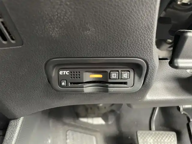 ホンダ ヴェゼル ハイブリッド 静岡県 2017(平29)年 5.5万km ホワイトオーキッドパール 純正ナビ　/・フルセグＴＶ　/・Ｂｌｕｅｔｏｏｔｈ接続　/・ＤＶＤ再生　/・ＵＳＢ入力端子　/ホンダセンシング/バックカメラ　/プッシュスタート　/スマートキー　/スペアキー　/ルーフレール/電動パーキングブレーキ/オートブレーキホールド　/前席シートヒーター　/ハーフレザーシート/ＬＥＤオートライト/ビルトインETC