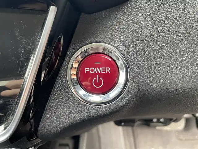 ホンダ ヴェゼル ハイブリッド 静岡県 2017(平29)年 5.5万km ホワイトオーキッドパール 純正ナビ　/・フルセグＴＶ　/・Ｂｌｕｅｔｏｏｔｈ接続　/・ＤＶＤ再生　/・ＵＳＢ入力端子　/ホンダセンシング/バックカメラ　/プッシュスタート　/スマートキー　/スペアキー　/ルーフレール/電動パーキングブレーキ/オートブレーキホールド　/前席シートヒーター　/ハーフレザーシート/ＬＥＤオートライト/ビルトインETC