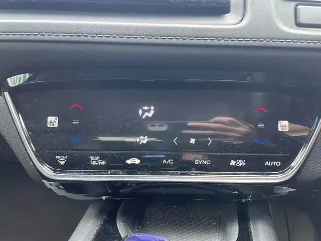 ホンダ ヴェゼル ハイブリッド 静岡県 2017(平29)年 5.5万km ホワイトオーキッドパール 純正ナビ　/・フルセグＴＶ　/・Ｂｌｕｅｔｏｏｔｈ接続　/・ＤＶＤ再生　/・ＵＳＢ入力端子　/ホンダセンシング/バックカメラ　/プッシュスタート　/スマートキー　/スペアキー　/ルーフレール/電動パーキングブレーキ/オートブレーキホールド　/前席シートヒーター　/ハーフレザーシート/ＬＥＤオートライト/ビルトインETC