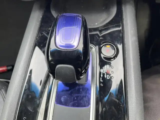 ホンダ ヴェゼル ハイブリッド 静岡県 2017(平29)年 5.5万km ホワイトオーキッドパール 純正ナビ　/・フルセグＴＶ　/・Ｂｌｕｅｔｏｏｔｈ接続　/・ＤＶＤ再生　/・ＵＳＢ入力端子　/ホンダセンシング/バックカメラ　/プッシュスタート　/スマートキー　/スペアキー　/ルーフレール/電動パーキングブレーキ/オートブレーキホールド　/前席シートヒーター　/ハーフレザーシート/ＬＥＤオートライト/ビルトインETC