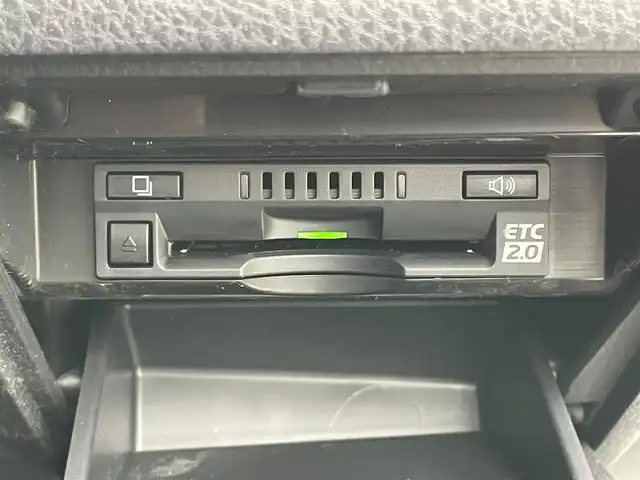 トヨタ カムリ WSレザーパッケージ 岡山県 2021(令3)年 7.9万km プラチナホワイトパールマイカ 純正ディスプレイオーディオ　/【BT/USB/Carplay】/レーダークルーズコントロール　/ＥＴＣ２．０　/シートヒーター　前席/ＬＥＤヘッドライト　/バックカメラ　/ドライブレコーダー　前側/ブラインドスポットモニター　/パワーシート　前席/コーナーセンサー　前後/禁煙車/オートハイビーム/オートブレーキホールド/ヘッドアップディスプレイ/パドルシフト/踏み間違い防止