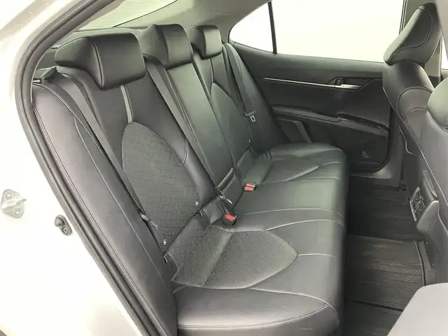 トヨタ カムリ WSレザーパッケージ 岡山県 2021(令3)年 7.9万km プラチナホワイトパールマイカ 純正ディスプレイオーディオ　/【BT/USB/Carplay】/レーダークルーズコントロール　/ＥＴＣ２．０　/シートヒーター　前席/ＬＥＤヘッドライト　/バックカメラ　/ドライブレコーダー　前側/ブラインドスポットモニター　/パワーシート　前席/コーナーセンサー　前後/禁煙車/オートハイビーム/オートブレーキホールド/ヘッドアップディスプレイ/パドルシフト/踏み間違い防止