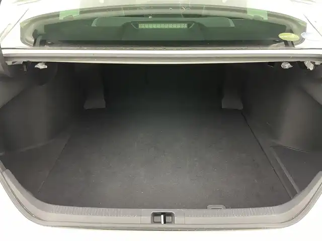 トヨタ カムリ WSレザーパッケージ 岡山県 2021(令3)年 7.9万km プラチナホワイトパールマイカ 純正ディスプレイオーディオ　/【BT/USB/Carplay】/レーダークルーズコントロール　/ＥＴＣ２．０　/シートヒーター　前席/ＬＥＤヘッドライト　/バックカメラ　/ドライブレコーダー　前側/ブラインドスポットモニター　/パワーシート　前席/コーナーセンサー　前後/禁煙車/オートハイビーム/オートブレーキホールド/ヘッドアップディスプレイ/パドルシフト/踏み間違い防止