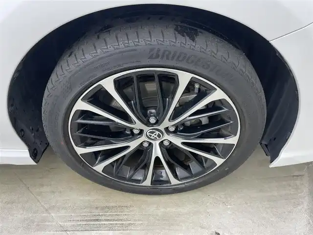 トヨタ カムリ WSレザーパッケージ 岡山県 2021(令3)年 7.9万km プラチナホワイトパールマイカ 純正ディスプレイオーディオ　/【BT/USB/Carplay】/レーダークルーズコントロール　/ＥＴＣ２．０　/シートヒーター　前席/ＬＥＤヘッドライト　/バックカメラ　/ドライブレコーダー　前側/ブラインドスポットモニター　/パワーシート　前席/コーナーセンサー　前後/禁煙車/オートハイビーム/オートブレーキホールド/ヘッドアップディスプレイ/パドルシフト/踏み間違い防止