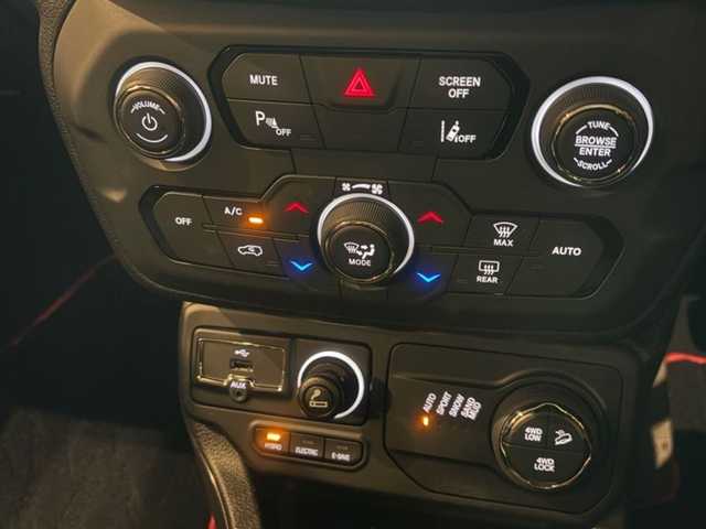 クライスラー・ジープ ジープ レネゲード リミテッド 4xe 道央・札幌 2022(令4)年 1.4万km パール Uconnectナビ/フルセグTV/USB/Bt/バックカメラ/パークセンス/ACC/レーンセンス/ブラインドスポットモニター/セレクテレインシステム/本革シート/シートヒーター/禁煙車