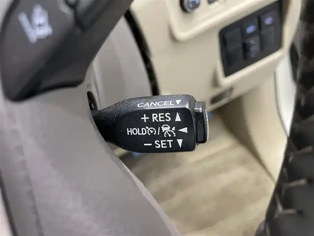 トヨタ ランドクルーザー プラド TX Lパッケージ マットブラED 鹿児島県 2023(令5)年 2.2万km ホワイトパールクリスタルシャイン 禁煙車/４WD/トヨタセーフティセンス/　・プリクラッシュセーフティ/　・レーンディバーチャーアラート/　・オートマチックハイビーム/　・レーダークルーズコントロール/サンルーフ/シートベンチレーション/前後コーナーセンサー/電動格納サードシート/ナビ機能付きディスプレイオーディオ/　・Bluetooth/　・USB/　・AppleCarPlay/　・AndroidAuto/ETC2.0/ドライブレコーダー/純正フロアマット/純正ドアバイザー/全席オートパワーウィンドウ/ステアリングリモコン/電動格納ミラー