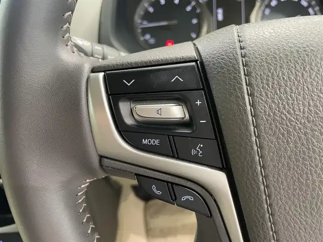 トヨタ ランドクルーザー プラド TX Lパッケージ マットブラED 鹿児島県 2023(令5)年 2.2万km ホワイトパールクリスタルシャイン 禁煙車/４WD/トヨタセーフティセンス/　・プリクラッシュセーフティ/　・レーンディバーチャーアラート/　・オートマチックハイビーム/　・レーダークルーズコントロール/サンルーフ/シートベンチレーション/前後コーナーセンサー/電動格納サードシート/ナビ機能付きディスプレイオーディオ/　・Bluetooth/　・USB/　・AppleCarPlay/　・AndroidAuto/ETC2.0/ドライブレコーダー/純正フロアマット/純正ドアバイザー/全席オートパワーウィンドウ/ステアリングリモコン/電動格納ミラー