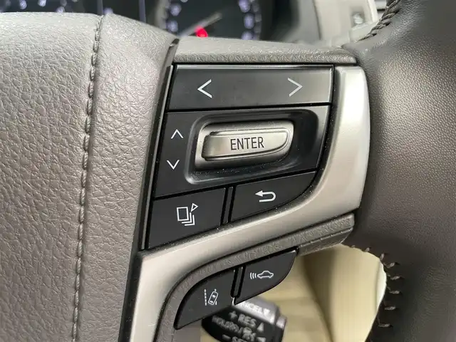 トヨタ ランドクルーザー プラド TX Lパッケージ マットブラED 鹿児島県 2023(令5)年 2.2万km ホワイトパールクリスタルシャイン 禁煙車/４WD/トヨタセーフティセンス/　・プリクラッシュセーフティ/　・レーンディバーチャーアラート/　・オートマチックハイビーム/　・レーダークルーズコントロール/サンルーフ/シートベンチレーション/前後コーナーセンサー/電動格納サードシート/ナビ機能付きディスプレイオーディオ/　・Bluetooth/　・USB/　・AppleCarPlay/　・AndroidAuto/ETC2.0/ドライブレコーダー/純正フロアマット/純正ドアバイザー/全席オートパワーウィンドウ/ステアリングリモコン/電動格納ミラー