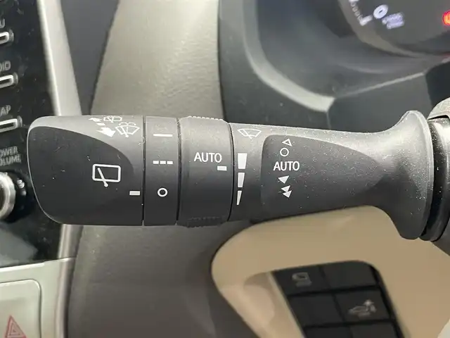 トヨタ ランドクルーザー プラド TX Lパッケージ マットブラED 鹿児島県 2023(令5)年 2.2万km ホワイトパールクリスタルシャイン 禁煙車/４WD/トヨタセーフティセンス/　・プリクラッシュセーフティ/　・レーンディバーチャーアラート/　・オートマチックハイビーム/　・レーダークルーズコントロール/サンルーフ/シートベンチレーション/前後コーナーセンサー/電動格納サードシート/ナビ機能付きディスプレイオーディオ/　・Bluetooth/　・USB/　・AppleCarPlay/　・AndroidAuto/ETC2.0/ドライブレコーダー/純正フロアマット/純正ドアバイザー/全席オートパワーウィンドウ/ステアリングリモコン/電動格納ミラー