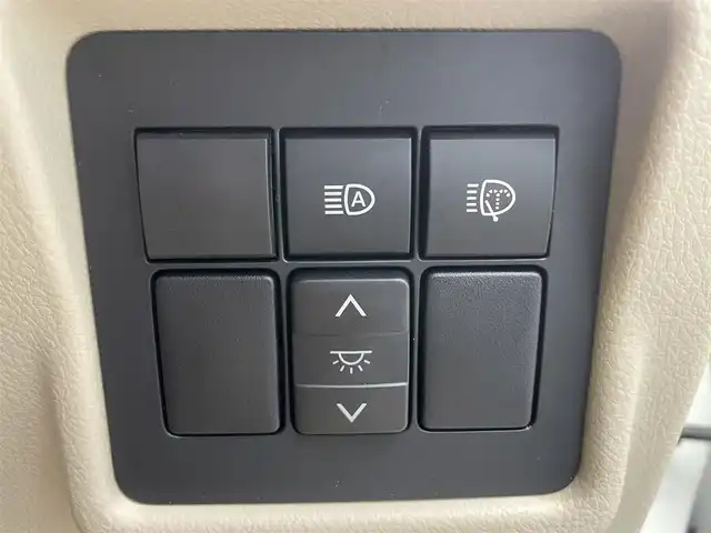 トヨタ ランドクルーザー プラド TX Lパッケージ マットブラED 鹿児島県 2023(令5)年 2.2万km ホワイトパールクリスタルシャイン 禁煙車/４WD/トヨタセーフティセンス/　・プリクラッシュセーフティ/　・レーンディバーチャーアラート/　・オートマチックハイビーム/　・レーダークルーズコントロール/サンルーフ/シートベンチレーション/前後コーナーセンサー/電動格納サードシート/ナビ機能付きディスプレイオーディオ/　・Bluetooth/　・USB/　・AppleCarPlay/　・AndroidAuto/ETC2.0/ドライブレコーダー/純正フロアマット/純正ドアバイザー/全席オートパワーウィンドウ/ステアリングリモコン/電動格納ミラー