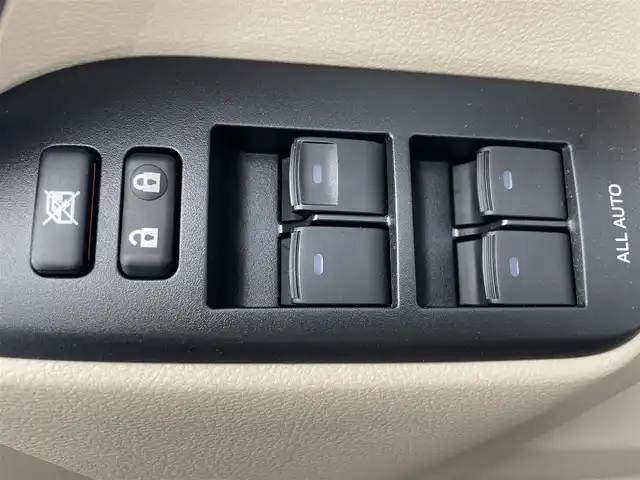 トヨタ ランドクルーザー プラド TX Lパッケージ マットブラED 鹿児島県 2023(令5)年 2.2万km ホワイトパールクリスタルシャイン 禁煙車/４WD/トヨタセーフティセンス/　・プリクラッシュセーフティ/　・レーンディバーチャーアラート/　・オートマチックハイビーム/　・レーダークルーズコントロール/サンルーフ/シートベンチレーション/前後コーナーセンサー/電動格納サードシート/ナビ機能付きディスプレイオーディオ/　・Bluetooth/　・USB/　・AppleCarPlay/　・AndroidAuto/ETC2.0/ドライブレコーダー/純正フロアマット/純正ドアバイザー/全席オートパワーウィンドウ/ステアリングリモコン/電動格納ミラー