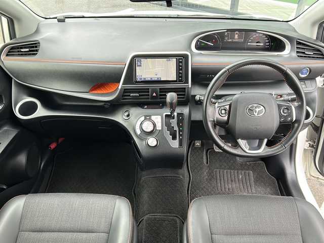 トヨタ シエンタ ハイブリッド G クエロ 岐阜県 2019(平31)年 1.2万km ホワイトパールクリスタルシャイン 登録時走行距離11688km/純正7インチナビ/バックモニター/フルセグテレビ/両側パワースライドドア/トヨタセーフティセンス/社外アルミホイール/純正フロアマット/LEDヘッドライト/ハーフレザーシート/オレンジステッチ/ビルトインETC/スマートキー/プッシュスタート/禁煙車/Bluetooth接続/レーンキープアシスト