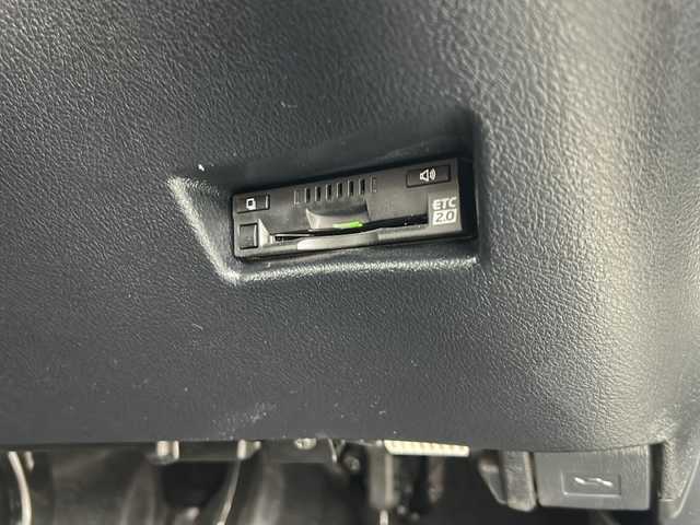 トヨタ シエンタ ハイブリッド G クエロ 岐阜県 2019(平31)年 1.2万km ホワイトパールクリスタルシャイン 登録時走行距離11688km/純正7インチナビ/バックモニター/フルセグテレビ/両側パワースライドドア/トヨタセーフティセンス/社外アルミホイール/純正フロアマット/LEDヘッドライト/ハーフレザーシート/オレンジステッチ/ビルトインETC/スマートキー/プッシュスタート/禁煙車/Bluetooth接続/レーンキープアシスト