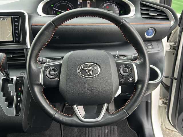 トヨタ シエンタ ハイブリッド G クエロ 岐阜県 2019(平31)年 1.2万km ホワイトパールクリスタルシャイン 登録時走行距離11688km/純正7インチナビ/バックモニター/フルセグテレビ/両側パワースライドドア/トヨタセーフティセンス/社外アルミホイール/純正フロアマット/LEDヘッドライト/ハーフレザーシート/オレンジステッチ/ビルトインETC/スマートキー/プッシュスタート/禁煙車/Bluetooth接続/レーンキープアシスト