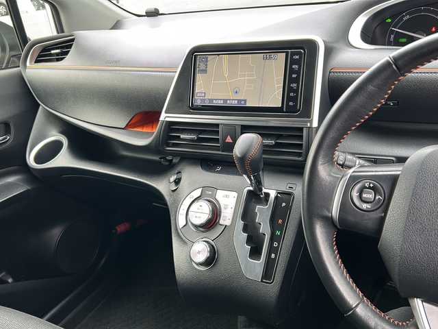 トヨタ シエンタ ハイブリッド G クエロ 岐阜県 2019(平31)年 1.2万km ホワイトパールクリスタルシャイン 登録時走行距離11688km/純正7インチナビ/バックモニター/フルセグテレビ/両側パワースライドドア/トヨタセーフティセンス/社外アルミホイール/純正フロアマット/LEDヘッドライト/ハーフレザーシート/オレンジステッチ/ビルトインETC/スマートキー/プッシュスタート/禁煙車/Bluetooth接続/レーンキープアシスト