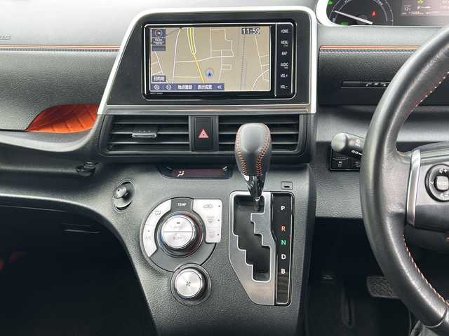 トヨタ シエンタ ハイブリッド G クエロ 岐阜県 2019(平31)年 1.2万km ホワイトパールクリスタルシャイン 登録時走行距離11688km/純正7インチナビ/バックモニター/フルセグテレビ/両側パワースライドドア/トヨタセーフティセンス/社外アルミホイール/純正フロアマット/LEDヘッドライト/ハーフレザーシート/オレンジステッチ/ビルトインETC/スマートキー/プッシュスタート/禁煙車/Bluetooth接続/レーンキープアシスト