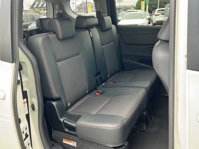 トヨタ シエンタ ハイブリッド G クエロ 岐阜県 2019(平31)年 1.2万km ホワイトパールクリスタルシャイン 登録時走行距離11688km/純正7インチナビ/バックモニター/フルセグテレビ/両側パワースライドドア/トヨタセーフティセンス/社外アルミホイール/純正フロアマット/LEDヘッドライト/ハーフレザーシート/オレンジステッチ/ビルトインETC/スマートキー/プッシュスタート/禁煙車/Bluetooth接続/レーンキープアシスト