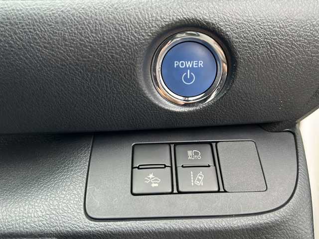 トヨタ シエンタ ハイブリッド G クエロ 岐阜県 2019(平31)年 1.2万km ホワイトパールクリスタルシャイン 登録時走行距離11688km/純正7インチナビ/バックモニター/フルセグテレビ/両側パワースライドドア/トヨタセーフティセンス/社外アルミホイール/純正フロアマット/LEDヘッドライト/ハーフレザーシート/オレンジステッチ/ビルトインETC/スマートキー/プッシュスタート/禁煙車/Bluetooth接続/レーンキープアシスト