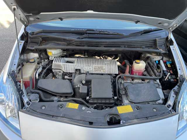 トヨタ プリウス S 愛知県 2011(平23)年 12.2万km シルバーM 純正SDナビ/【フルセグ・DVD再生可・CD・Bluetooth】/バックカメラ/ビルトインETC/オートライト/ステアリングスイッチ/プッシュスタート/スマートキー/スペアキーあり/純正フロアマット/純正ドアバイザー