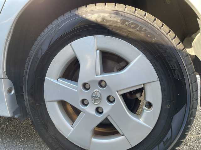 トヨタ プリウス S 愛知県 2011(平23)年 12.2万km シルバーM 純正SDナビ/【フルセグ・DVD再生可・CD・Bluetooth】/バックカメラ/ビルトインETC/オートライト/ステアリングスイッチ/プッシュスタート/スマートキー/スペアキーあり/純正フロアマット/純正ドアバイザー