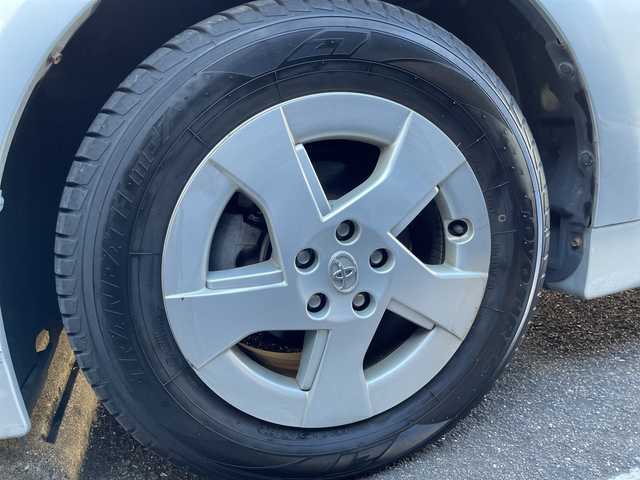 トヨタ プリウス S 愛知県 2011(平23)年 12.2万km シルバーM 純正SDナビ/【フルセグ・DVD再生可・CD・Bluetooth】/バックカメラ/ビルトインETC/オートライト/ステアリングスイッチ/プッシュスタート/スマートキー/スペアキーあり/純正フロアマット/純正ドアバイザー