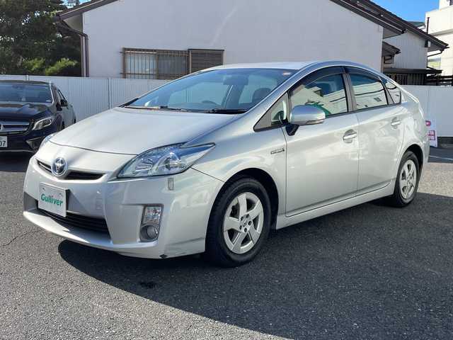 トヨタ プリウス S 愛知県 2011(平23)年 12.2万km シルバーM 純正SDナビ/【フルセグ・DVD再生可・CD・Bluetooth】/バックカメラ/ビルトインETC/オートライト/ステアリングスイッチ/プッシュスタート/スマートキー/スペアキーあり/純正フロアマット/純正ドアバイザー