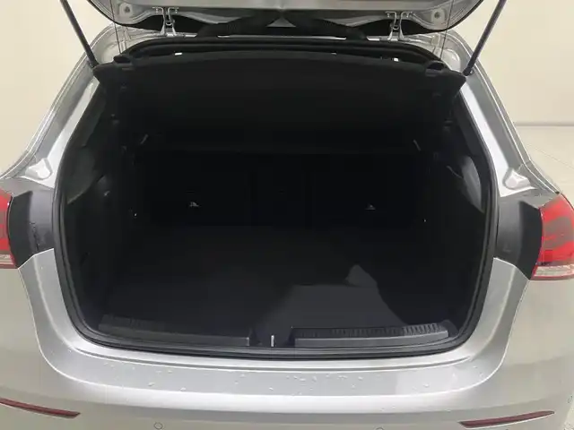 メルセデス・ベンツ Ａ１８０ スタイル AMGライン 岐阜県 2020(令2)年 1.2万km イリジウムシルバー レーダーセーフティーパッケージ/アクティブディスタンスアシストディストロニック/アクティブブレーキアシスト/アクティブレーンキーピングアシスト/アクティブレーンキープアシスト/アクティブブラインドスポットアシスト/ナビゲーションパッケージ/ナビゲーション/テレビ機能/ACC/AMGスタイリングパッケージ/メモリ付きフルパワーシート/シートヒーター