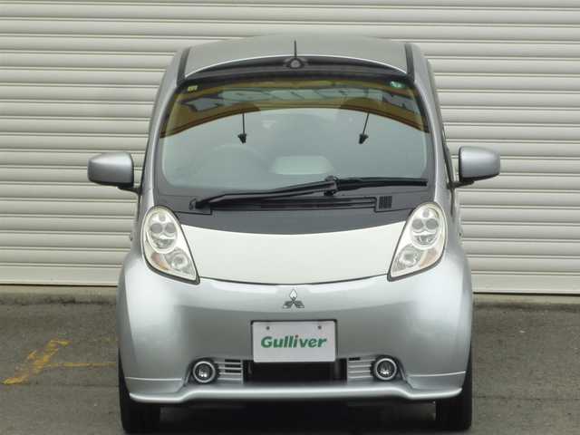 三菱 ｉ ＭｉＥＶ G 和歌山県 2011(平23)年 18.7万km シルバーⅡ 純正ナビ/　CD/DVD/FM/ AM/TV/SD/運転席シートヒーター/オートライト/社外ETC/純正フロアマット/純正15インチアルミホイール/車両接近通報装置/電動格納ミラー/スマートキー/ドアバイザー/取扱説明書/保証書