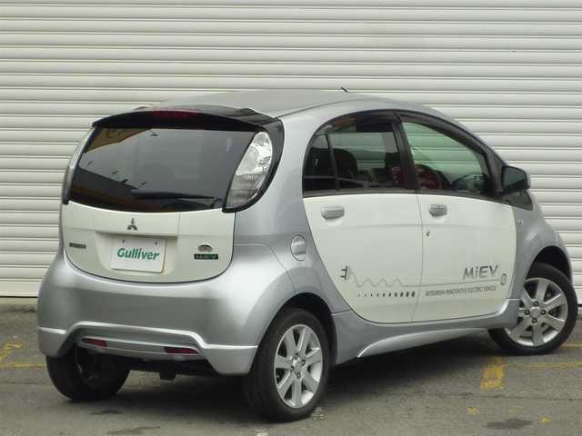 三菱 ｉ ＭｉＥＶ G 和歌山県 2011(平23)年 18.7万km シルバーⅡ 純正ナビ/　CD/DVD/FM/ AM/TV/SD/運転席シートヒーター/オートライト/社外ETC/純正フロアマット/純正15インチアルミホイール/車両接近通報装置/電動格納ミラー/スマートキー/ドアバイザー/取扱説明書/保証書