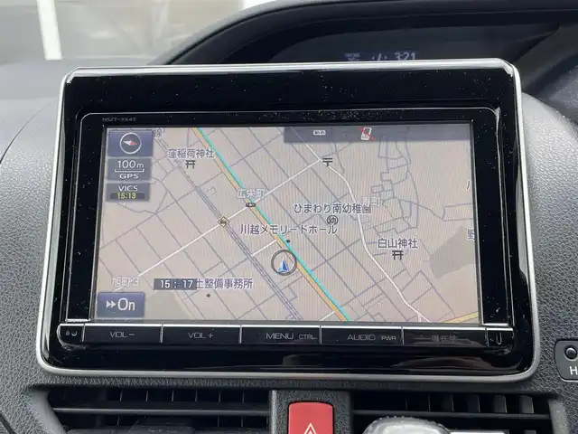トヨタ ヴォクシー ZS 埼玉県 2014(平26)年 12.5万km ブラック (株)IDOMが運営する【じしゃロン川越店】の自社ローン専用車両になります。/こちらは現金またはオートローンご利用時の価格です。/自社ローンご希望の方は別途その旨お申付け下さい/純正ＳＤナビ/（AM/FM/CD/DVD/BT)/バックカメラ　/フルセグＴＶ　/ＥＴＣ　/フリップダウンモニター　/両側パワースライドドア　/ステアリングスイッチ　/ウインカミラー　/ＬＥＤヘッドライト　/オートライト　/フォグランプ