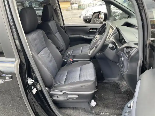 トヨタ ヴォクシー ZS 埼玉県 2014(平26)年 12.5万km ブラック (株)IDOMが運営する【じしゃロン川越店】の自社ローン専用車両になります。/こちらは現金またはオートローンご利用時の価格です。/自社ローンご希望の方は別途その旨お申付け下さい/純正ＳＤナビ/（AM/FM/CD/DVD/BT)/バックカメラ　/フルセグＴＶ　/ＥＴＣ　/フリップダウンモニター　/両側パワースライドドア　/ステアリングスイッチ　/ウインカミラー　/ＬＥＤヘッドライト　/オートライト　/フォグランプ