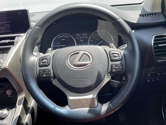 レクサス ＮＸ 300h Fスポーツ 東京都 2018(平30)年 4万km 黒 純正ナビ/バックカメラ/レザーシート/ETC2.0/BSM/プリクラッシュセーフティ/純正18インチアルミホイール/レーダークルーズコントロール/フルセグTV/LEDヘッドライト/シートヒーター/シートエアコン/プッシュスタート