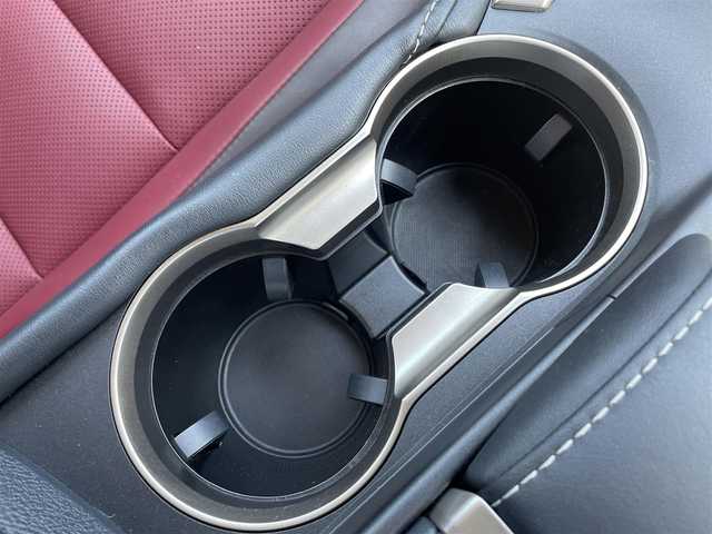 レクサス ＮＸ 300h Fスポーツ 東京都 2018(平30)年 4万km 黒 純正ナビ/バックカメラ/レザーシート/ETC2.0/BSM/プリクラッシュセーフティ/純正18インチアルミホイール/レーダークルーズコントロール/フルセグTV/LEDヘッドライト/シートヒーター/シートエアコン/プッシュスタート