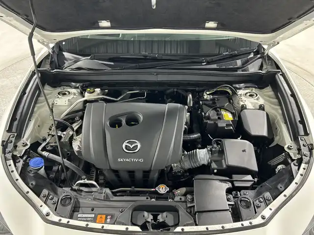 マツダ ＣＸ－３０ 20S 100周年特別記念車 神奈川県 2021(令3)年 3.3万km スノーフレイクホワイトパールマイカ i-ACTIVSENSE/純正ナビ/・BT/フルセグTV/CD/DVD/USB/HDMI/360°ビューモニター/赤革レザーシート/パワーシート(D/N)/メモリシート(D)/シートヒーター(D/N)/ヘッドアップディスプレイ/前後ドライブレコーダー/ETC/革巻きステアリング/ステアリングスイッチ/Autoライト/パドルシフト/ステアリングヒーター/電動サイドブレーキ/オートブレーキホールド/SPORTモード/アイドリングストップ機能/コーナーセンサー/スマートキー/プッシュスタートボタン/LEDヘッドライト/フォグランプ/電動格納ミラー/ウィンカーミラー/純正フロアマット/純正18インチアルミホイール