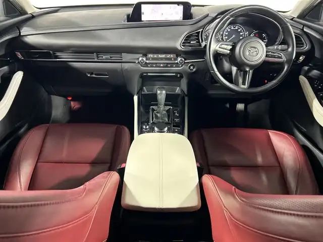 マツダ ＣＸ－３０ 20S 100周年特別記念車 神奈川県 2021(令3)年 3.3万km スノーフレイクホワイトパールマイカ i-ACTIVSENSE/純正ナビ/・BT/フルセグTV/CD/DVD/USB/HDMI/360°ビューモニター/赤革レザーシート/パワーシート(D/N)/メモリシート(D)/シートヒーター(D/N)/ヘッドアップディスプレイ/前後ドライブレコーダー/ETC/革巻きステアリング/ステアリングスイッチ/Autoライト/パドルシフト/ステアリングヒーター/電動サイドブレーキ/オートブレーキホールド/SPORTモード/アイドリングストップ機能/コーナーセンサー/スマートキー/プッシュスタートボタン/LEDヘッドライト/フォグランプ/電動格納ミラー/ウィンカーミラー/純正フロアマット/純正18インチアルミホイール