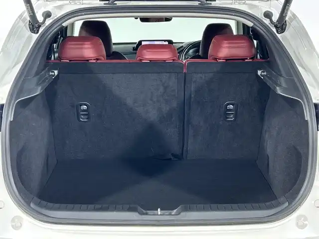 マツダ ＣＸ－３０ 20S 100周年特別記念車 神奈川県 2021(令3)年 3.3万km スノーフレイクホワイトパールマイカ i-ACTIVSENSE/純正ナビ/・BT/フルセグTV/CD/DVD/USB/HDMI/360°ビューモニター/赤革レザーシート/パワーシート(D/N)/メモリシート(D)/シートヒーター(D/N)/ヘッドアップディスプレイ/前後ドライブレコーダー/ETC/革巻きステアリング/ステアリングスイッチ/Autoライト/パドルシフト/ステアリングヒーター/電動サイドブレーキ/オートブレーキホールド/SPORTモード/アイドリングストップ機能/コーナーセンサー/スマートキー/プッシュスタートボタン/LEDヘッドライト/フォグランプ/電動格納ミラー/ウィンカーミラー/純正フロアマット/純正18インチアルミホイール