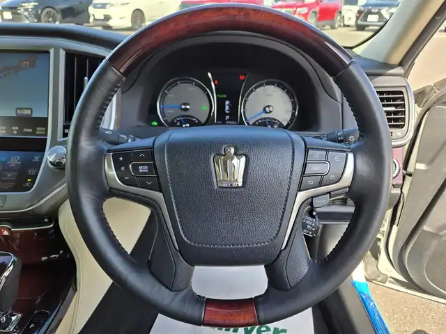 トヨタ クラウン マジェスタ Fバージョン 鹿児島県 2014(平26)年 4.8万km ホワイトパールクリスタルシャイン ムーンルーフ　/レーダークルーズコントロール　/ウッドコンビハンドル　/ビルトインＥＴＣ　/全席シートヒーター　/全席パワーシート　/Ｄ＋Ｎ席シートベンチレーション　/ステアリングヒーター　/レザーシート/ＭＴモード付きＡＴ/純正ＨＤＤナビ/Bluetoothオーディオ/フルセグテレビ/純正アルミホイール(17インチ)/プッシュスタート/スマートキー/エアバッグ(W+サイド)/カーテンエアバッグ