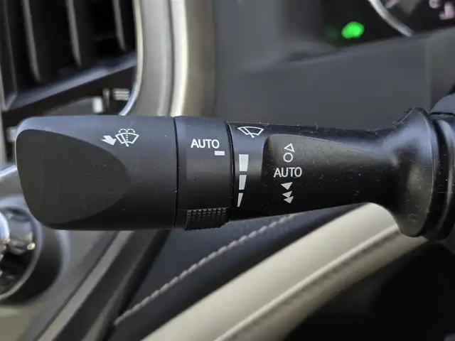 トヨタ クラウン マジェスタ Fバージョン 鹿児島県 2014(平26)年 4.8万km ホワイトパールクリスタルシャイン ムーンルーフ　/レーダークルーズコントロール　/ウッドコンビハンドル　/ビルトインＥＴＣ　/全席シートヒーター　/全席パワーシート　/Ｄ＋Ｎ席シートベンチレーション　/ステアリングヒーター　/レザーシート/ＭＴモード付きＡＴ/純正ＨＤＤナビ/Bluetoothオーディオ/フルセグテレビ/純正アルミホイール(17インチ)/プッシュスタート/スマートキー/エアバッグ(W+サイド)/カーテンエアバッグ